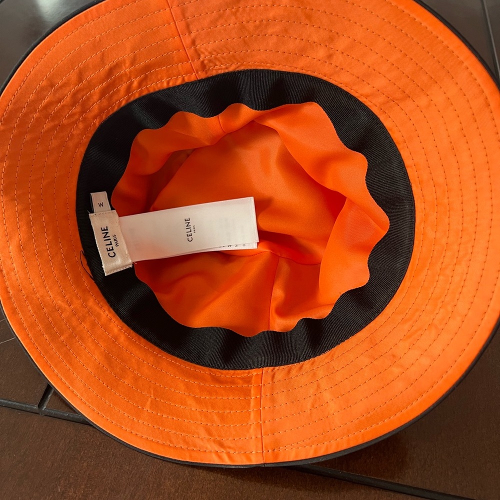 Brand new, authentic Celine Quilted Nylon Bucket Hat Size M. Tried on only!! - Picture 5 of 7